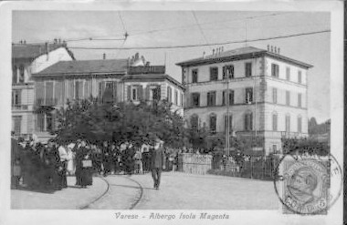 isola magenta.jpg