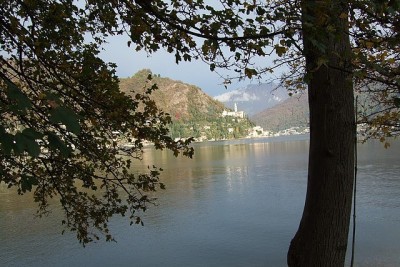 Scorcio del lago Ceresio.