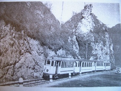 Tram in Valganna.JPG