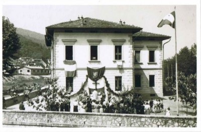 1950cremenaga-casermagiovannilubozbenedizioneannuale1.jpg